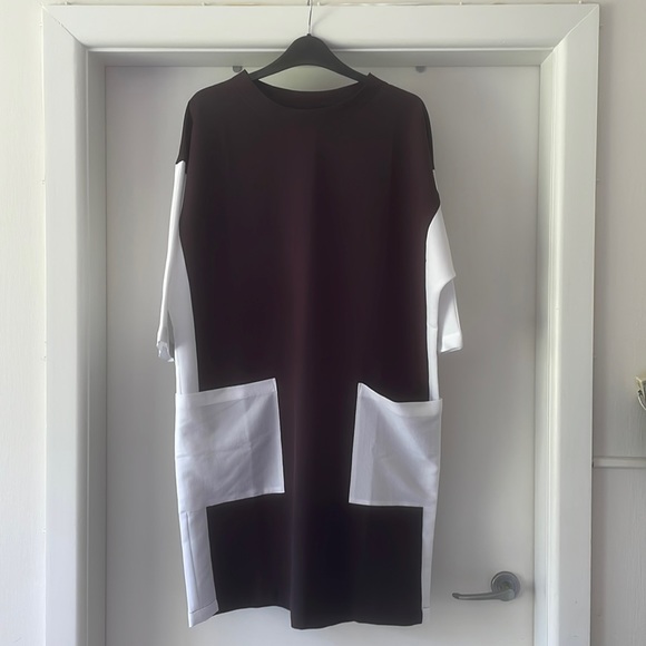 YouYou Statement Black and White Boxy Pocket Dress with Long Sleeves - Picture 13 of 15